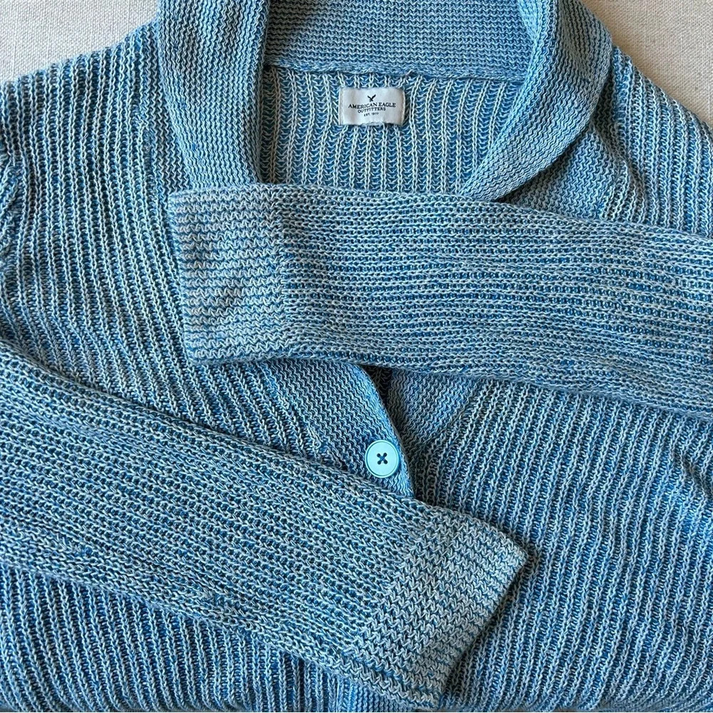 American Eagle Women's Blue and White Knit Cropped Front Button Cardigan - M.